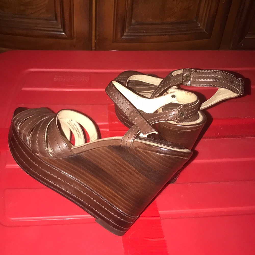 Shoes - Picture 3 of 4
